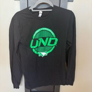 University of North Dakota Black Long Sleeves Shirt - size S